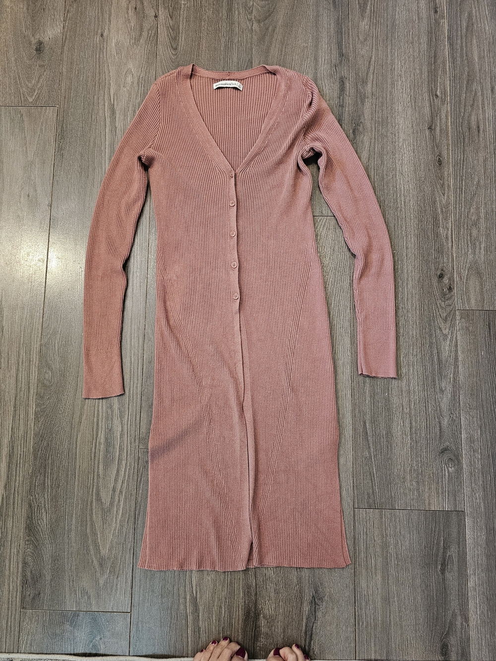 Abercrombie&Fitch Ribbed Button-Front Long Sleeve Cardigan in Dusty Rose-size Sm